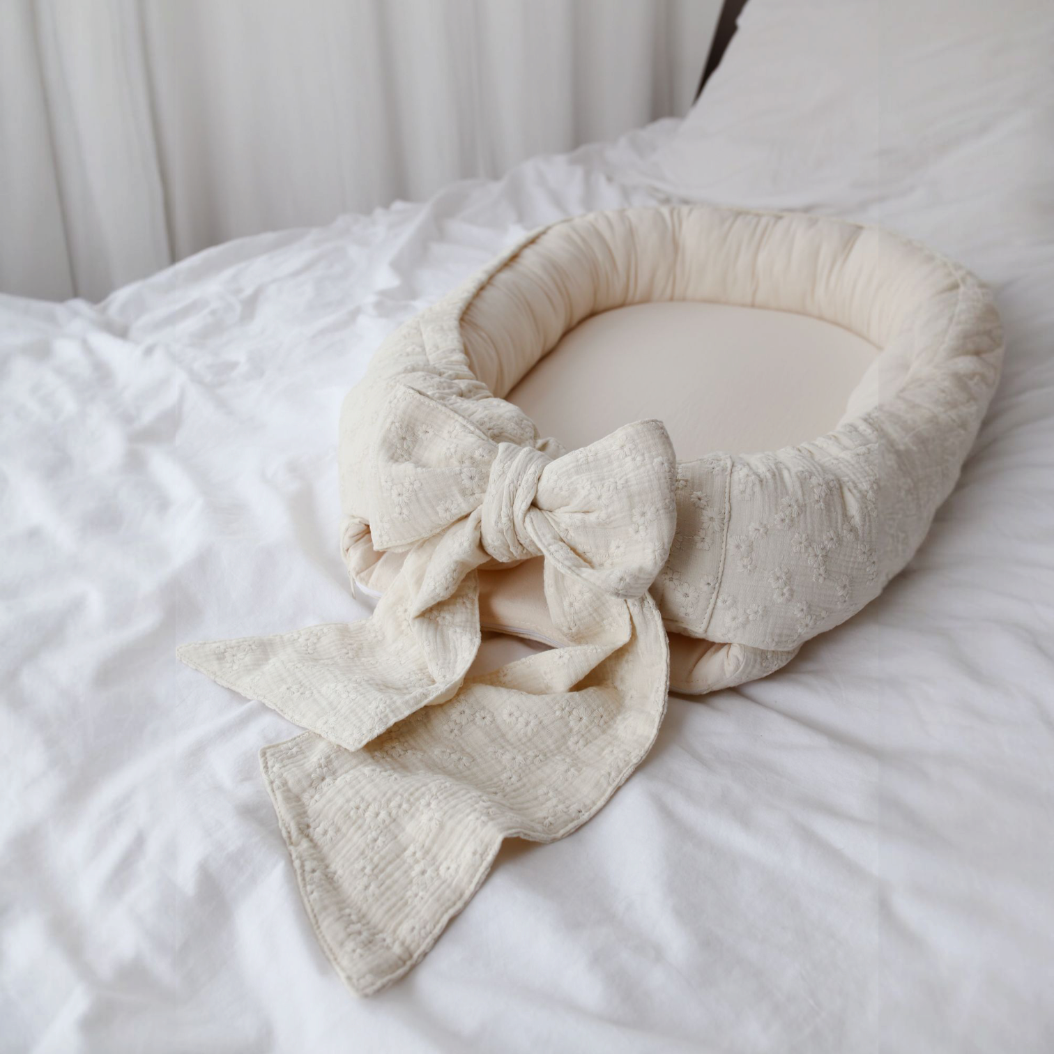 Babynest bow embroidery