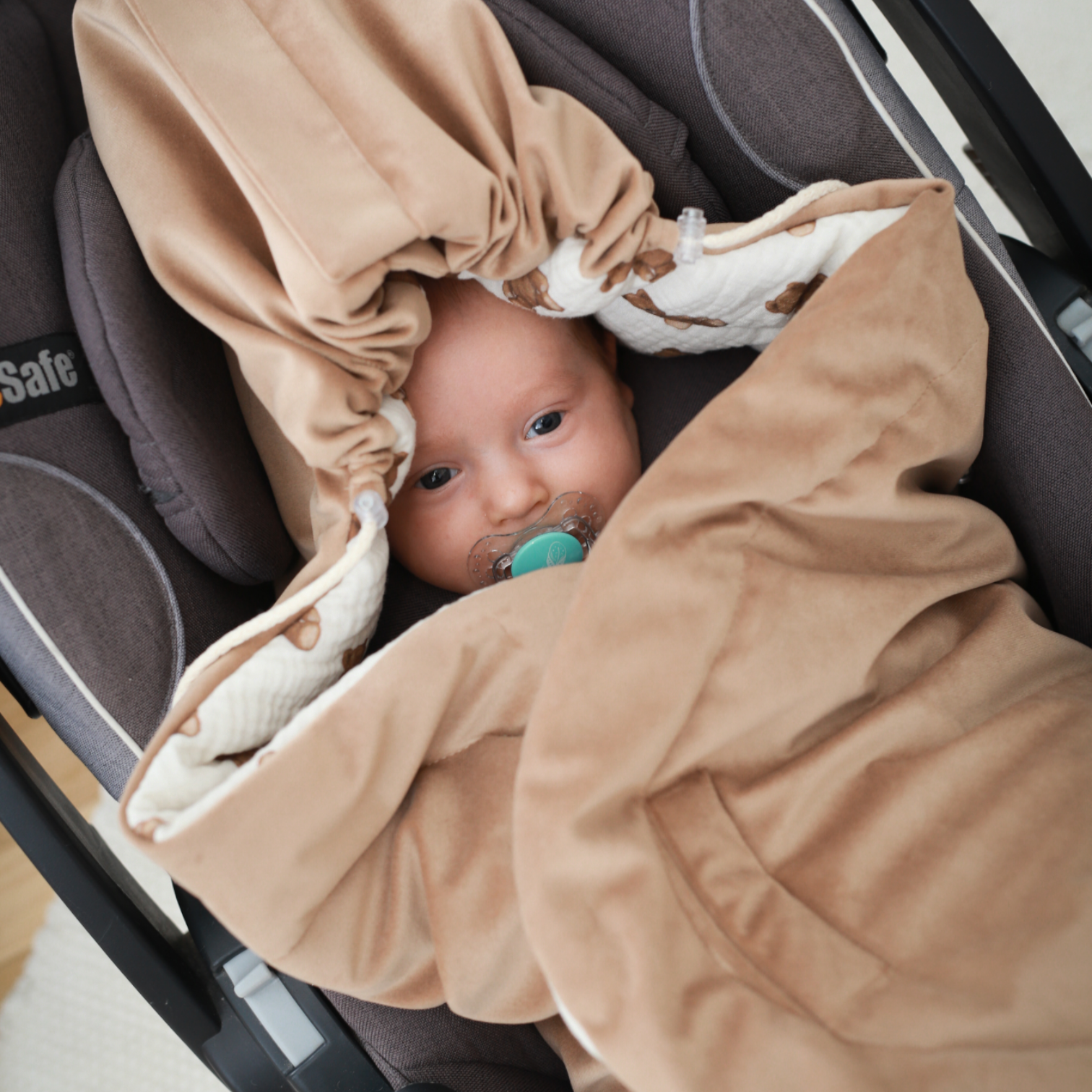 Car or pram swaddle BEAR - Liam & Lilly