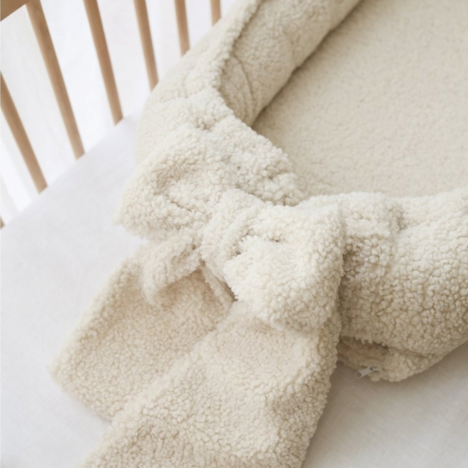 Babynest with bow - Liam & Lilly