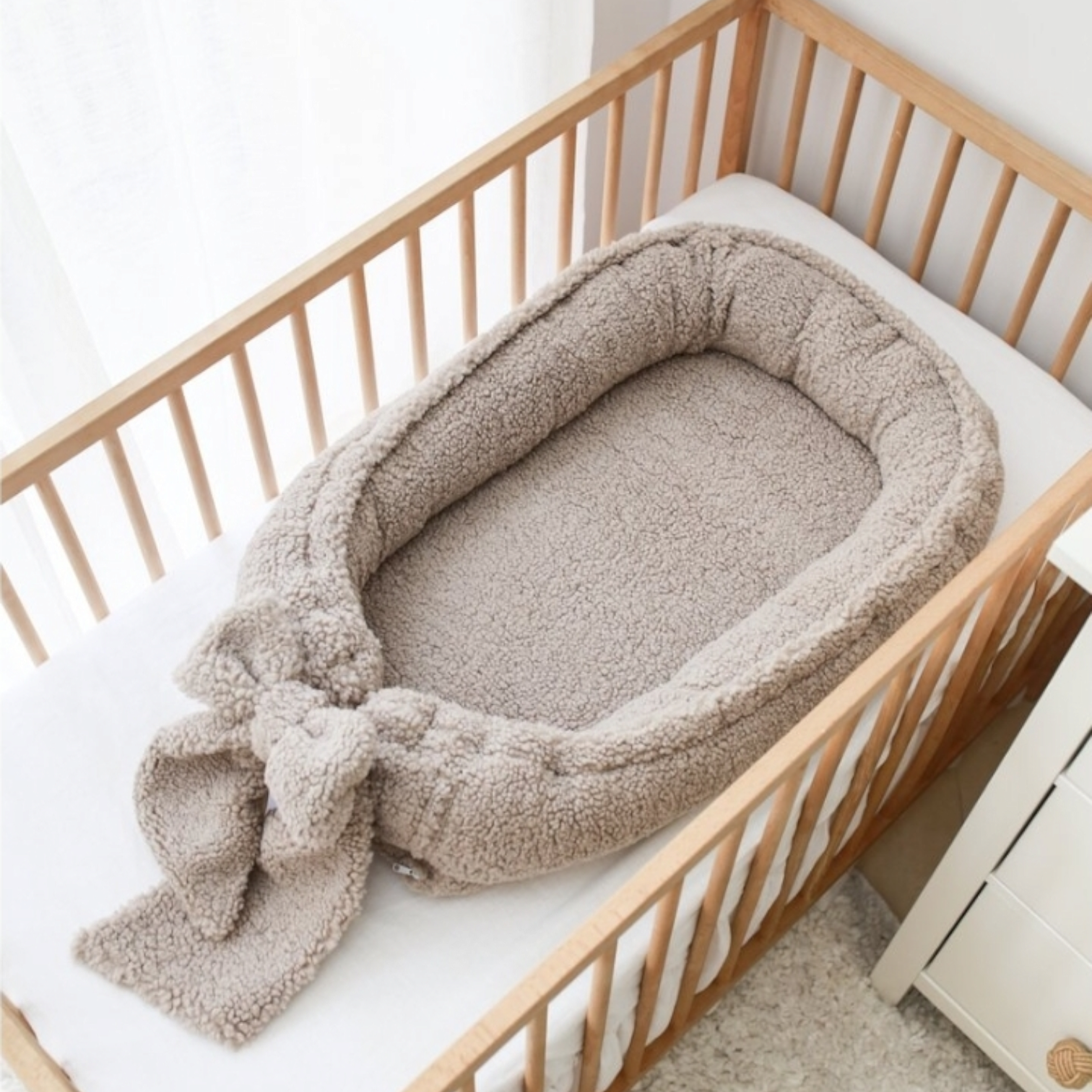 Babynest with bow - Liam & Lilly