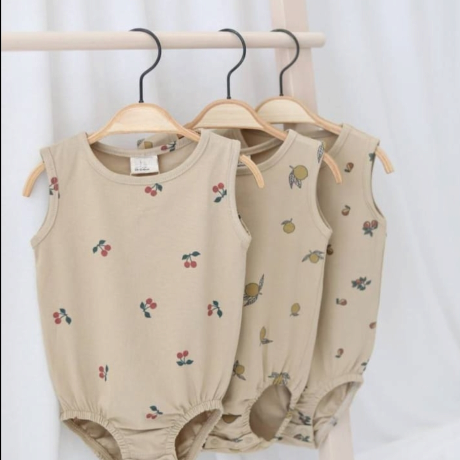 Pear romper - Liam & Lilly