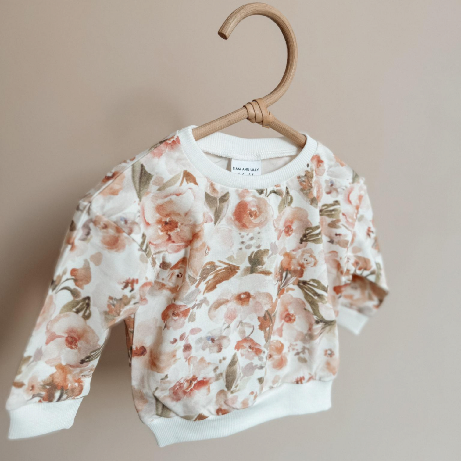 Sweater Roses - Liam & Lilly