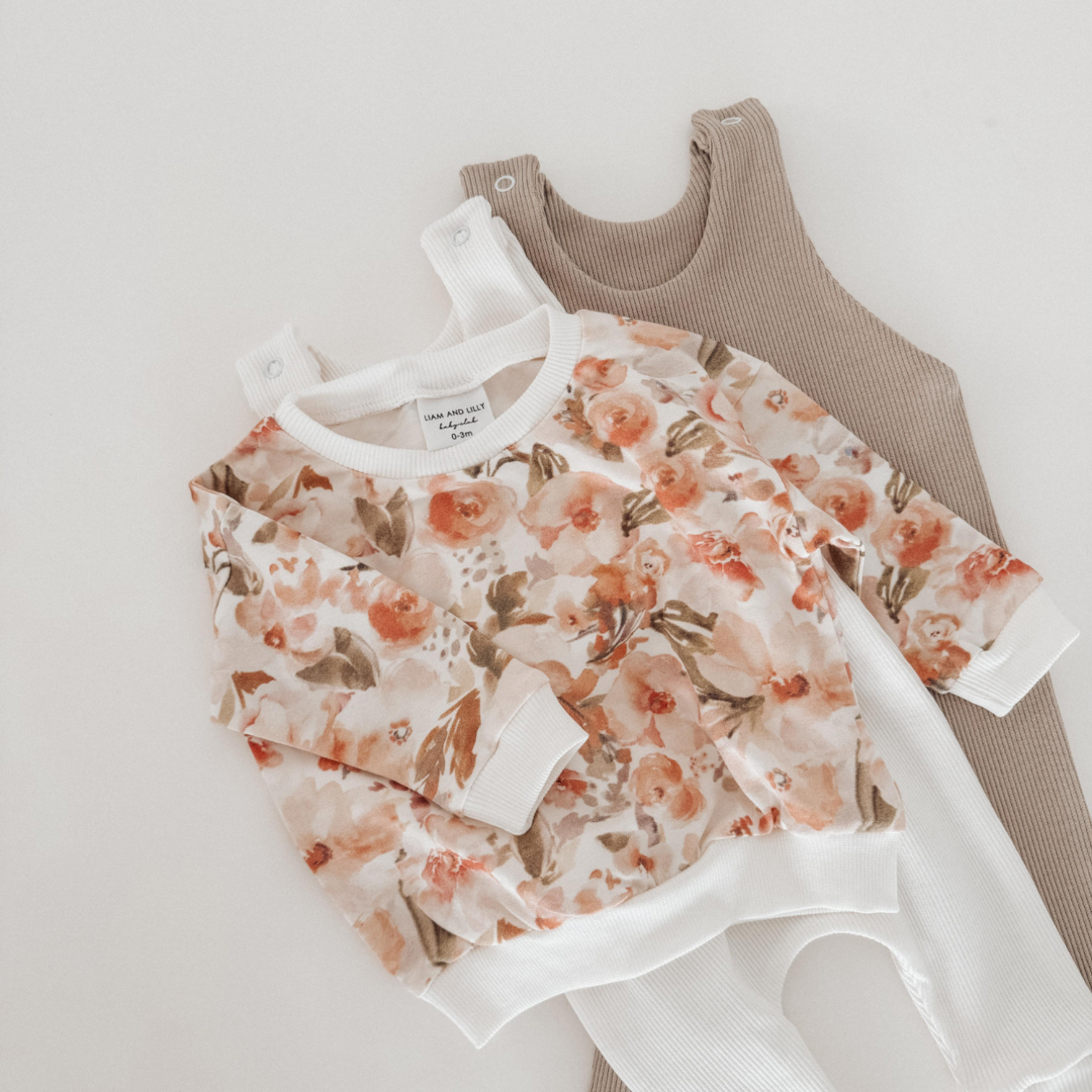 Sweater Roses - Liam & Lilly