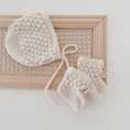 Load image into Gallery viewer, Perla bonnet & socks set - Liam & Lilly