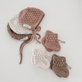 Load image into Gallery viewer, Perla bonnet & socks set - Liam & Lilly