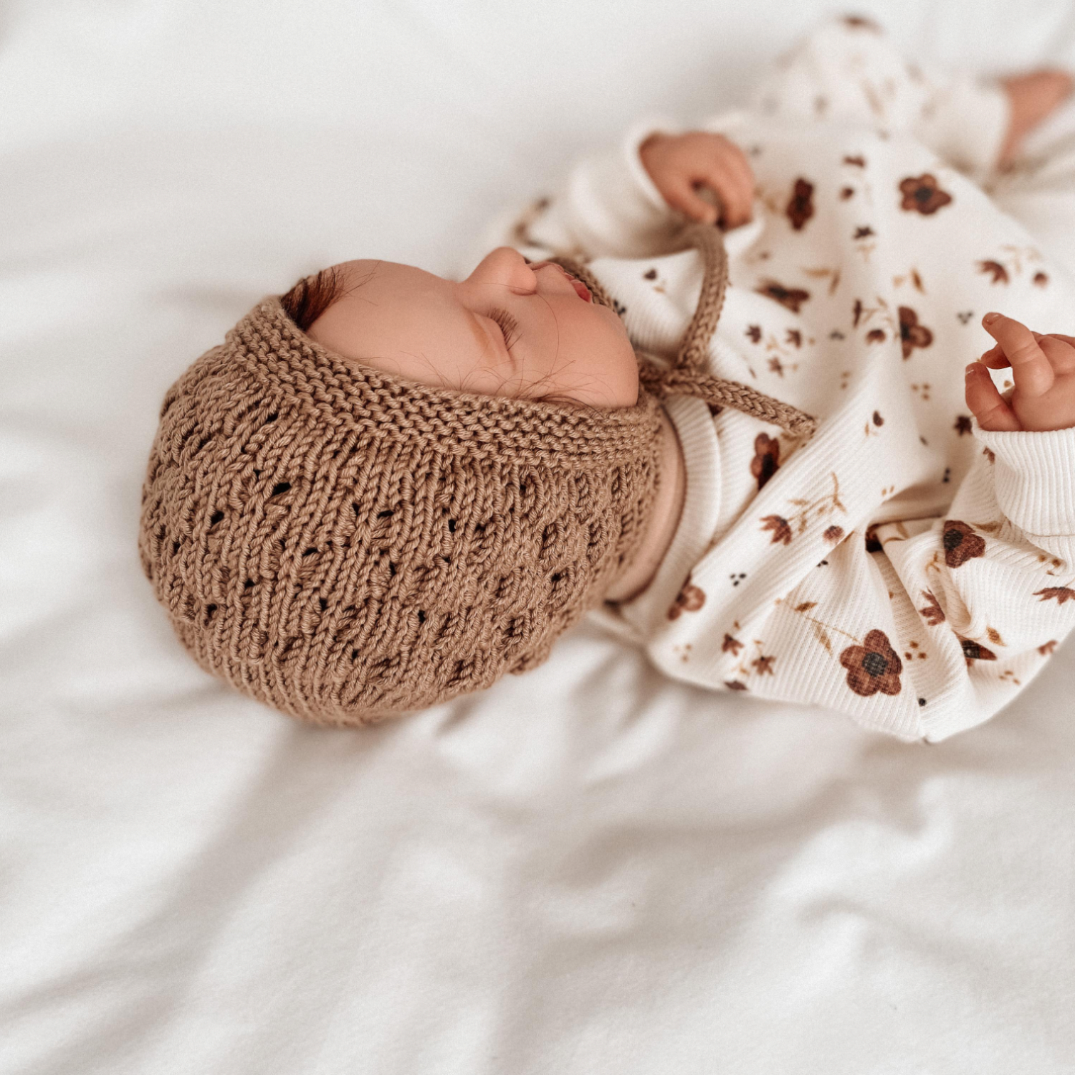 Perla bonnet & socks set - Liam & Lilly