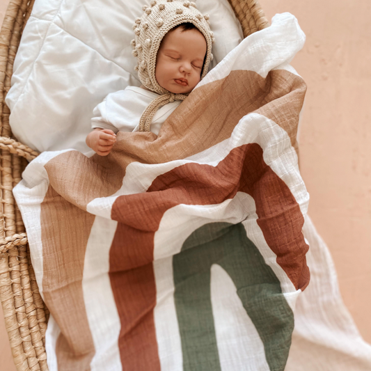 Popcorn bonnet & socks set - Liam & Lilly