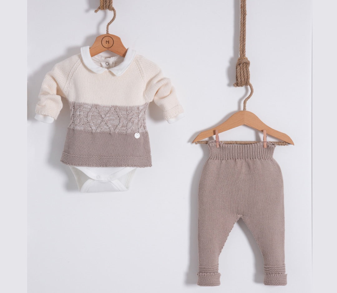 Charming three-pieces taupe set