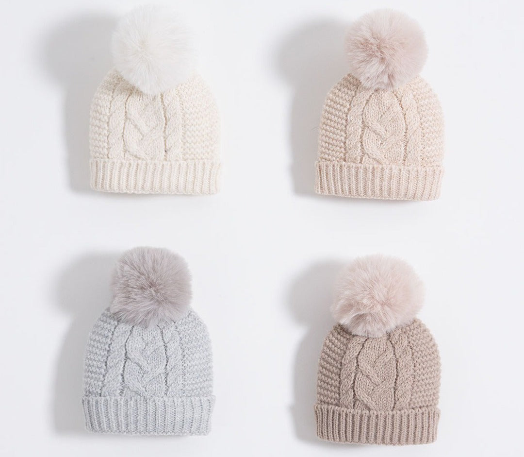 Beanie with fluffy - Liam & Lilly