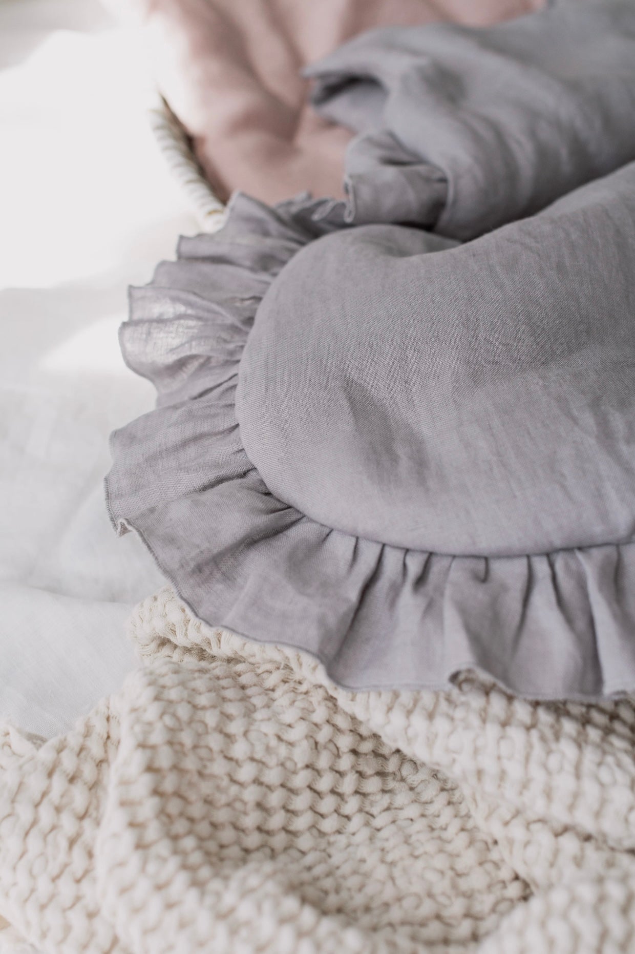 Ruffled grey sleepingbag