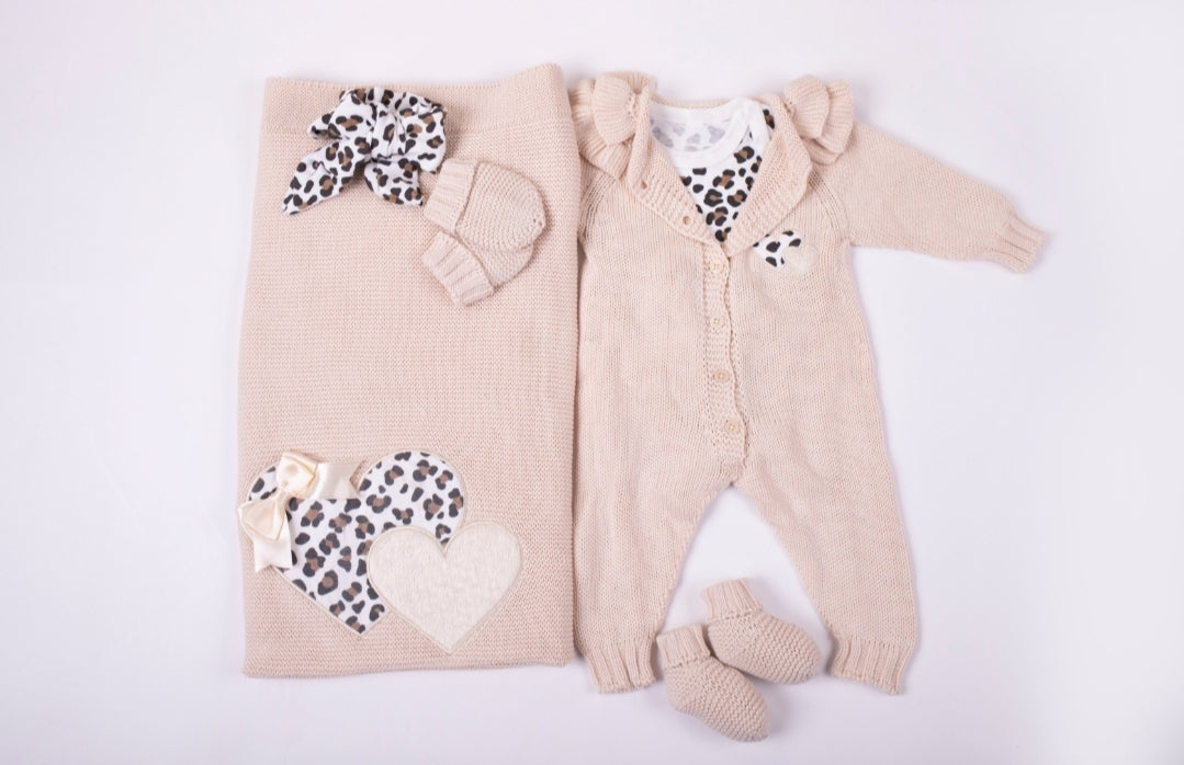 Leopard newborn girl giftset