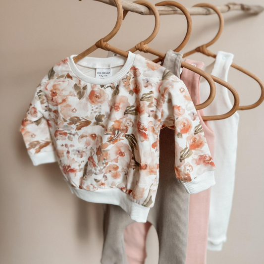 Sweater Roses - Liam & Lilly