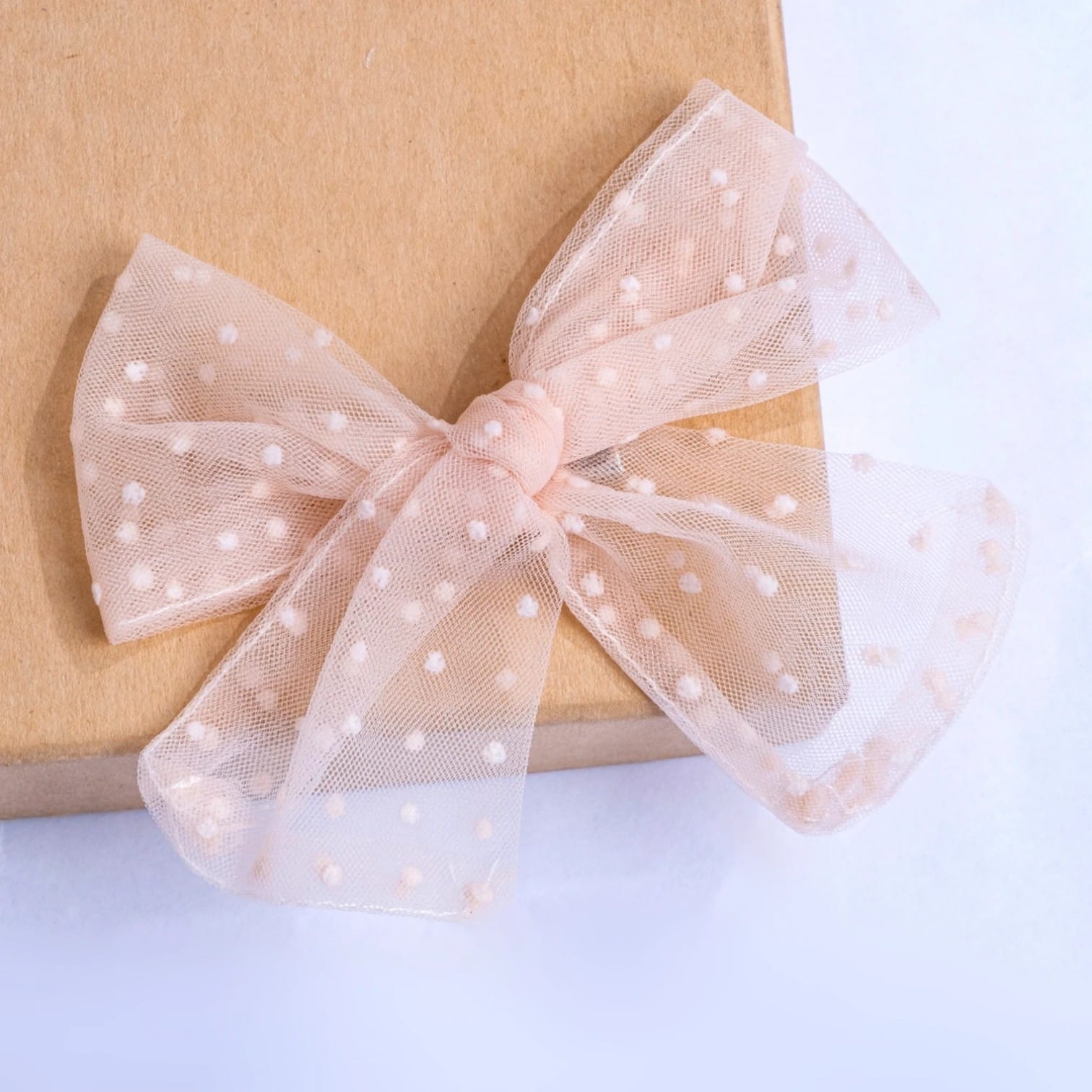 Blush hairclip