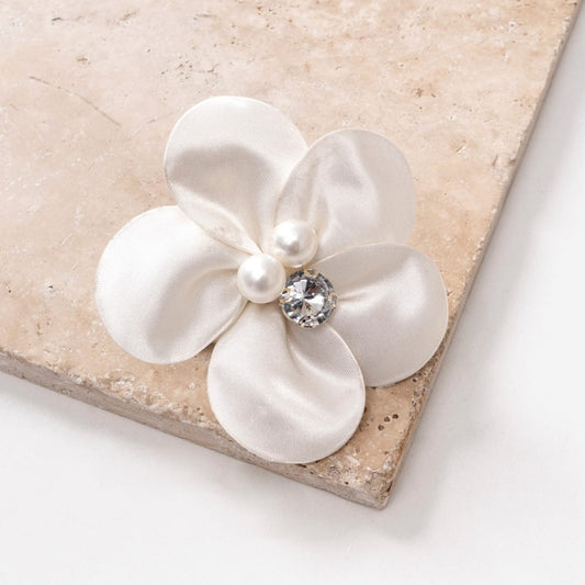 Pearl blossom hairclip - Liam & Lilly