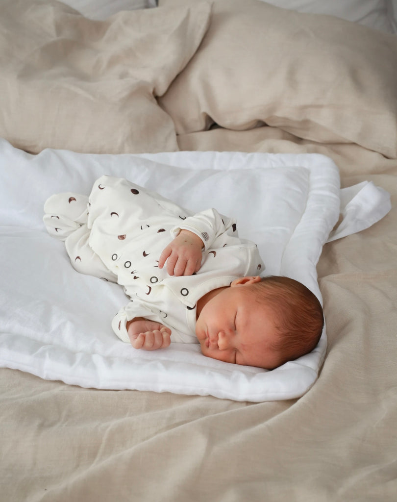 Babywrap white clean newborn