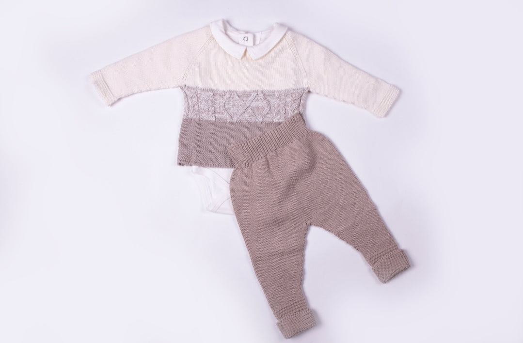 Charming three-pieces taupe set